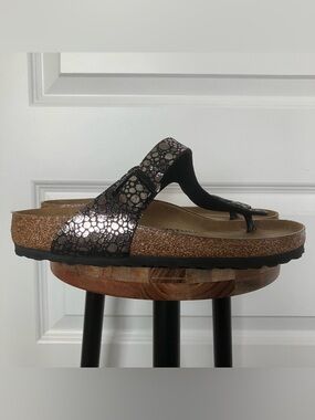 NEW Birkenstock Arizona Sandals Womens EU 38 US 7-7.5 Metallic Stone 2026-4a9